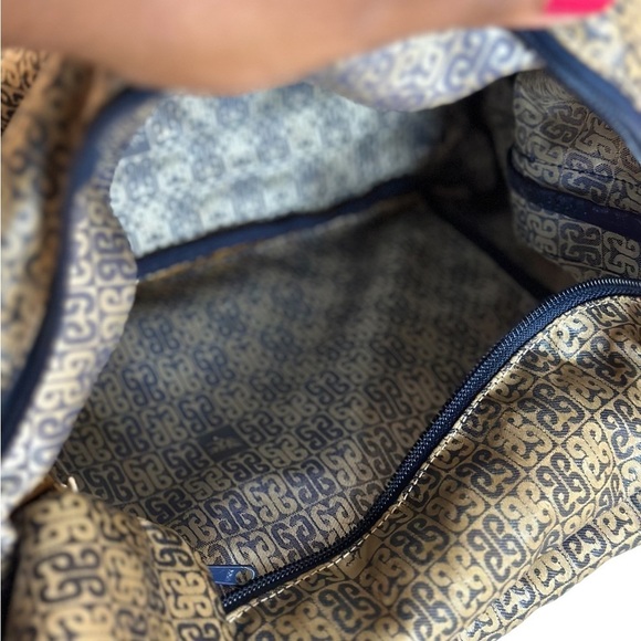 Piero Guidi Unisex Crossbody Bag - Picture 13 of 15